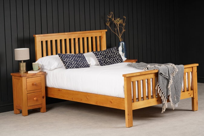 Hereford Pine Duble 4'6 HE Bed Frame